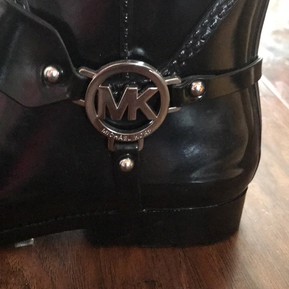Michael kors short rain boots - Picture 4 of 4